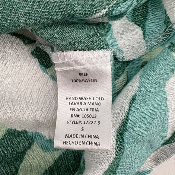 Emily Wonder Women's Green Leaf Print Rayon Top Small - Picture 3 of 5